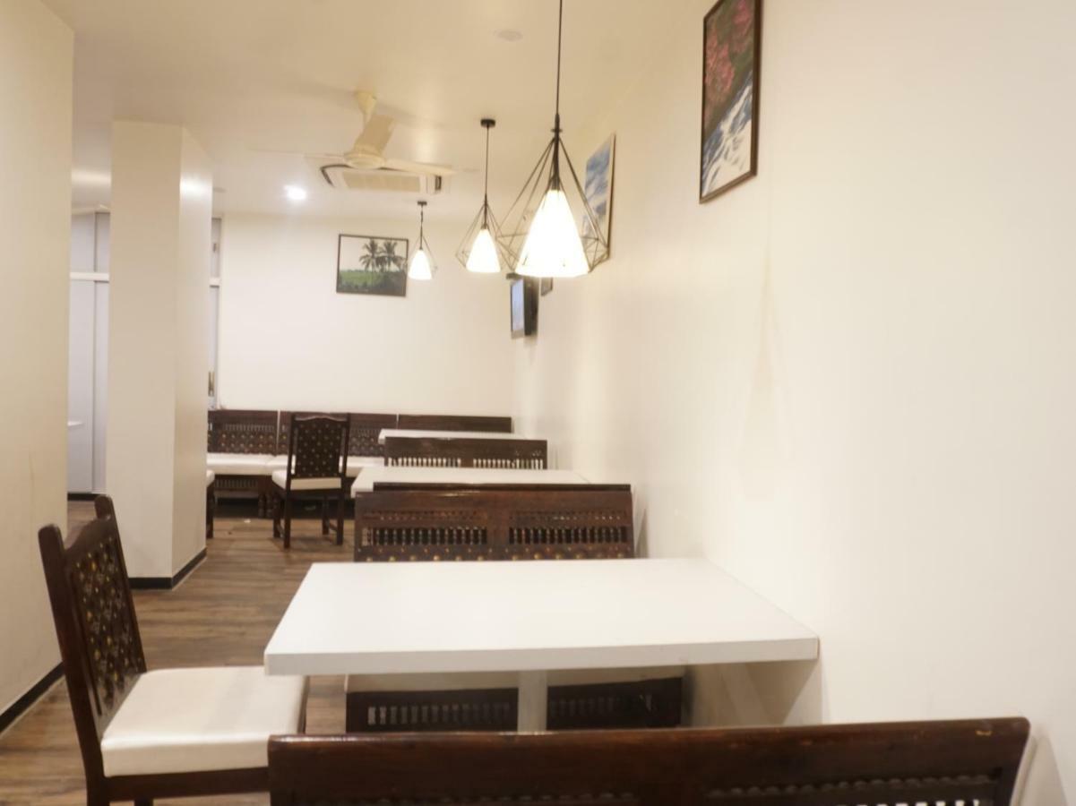 Palette Four Seasons Recreation Resort Jalgaon Extérieur photo