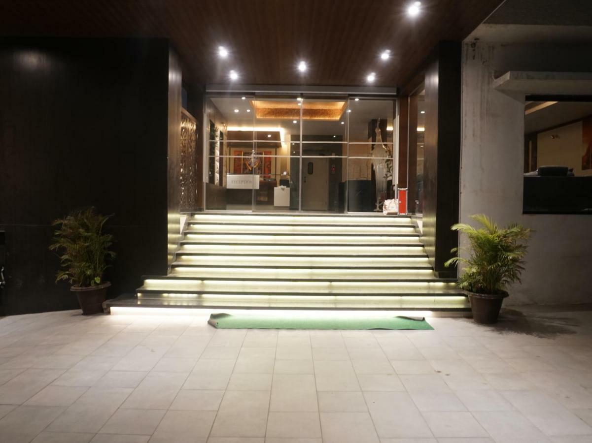 Palette Four Seasons Recreation Resort Jalgaon Extérieur photo