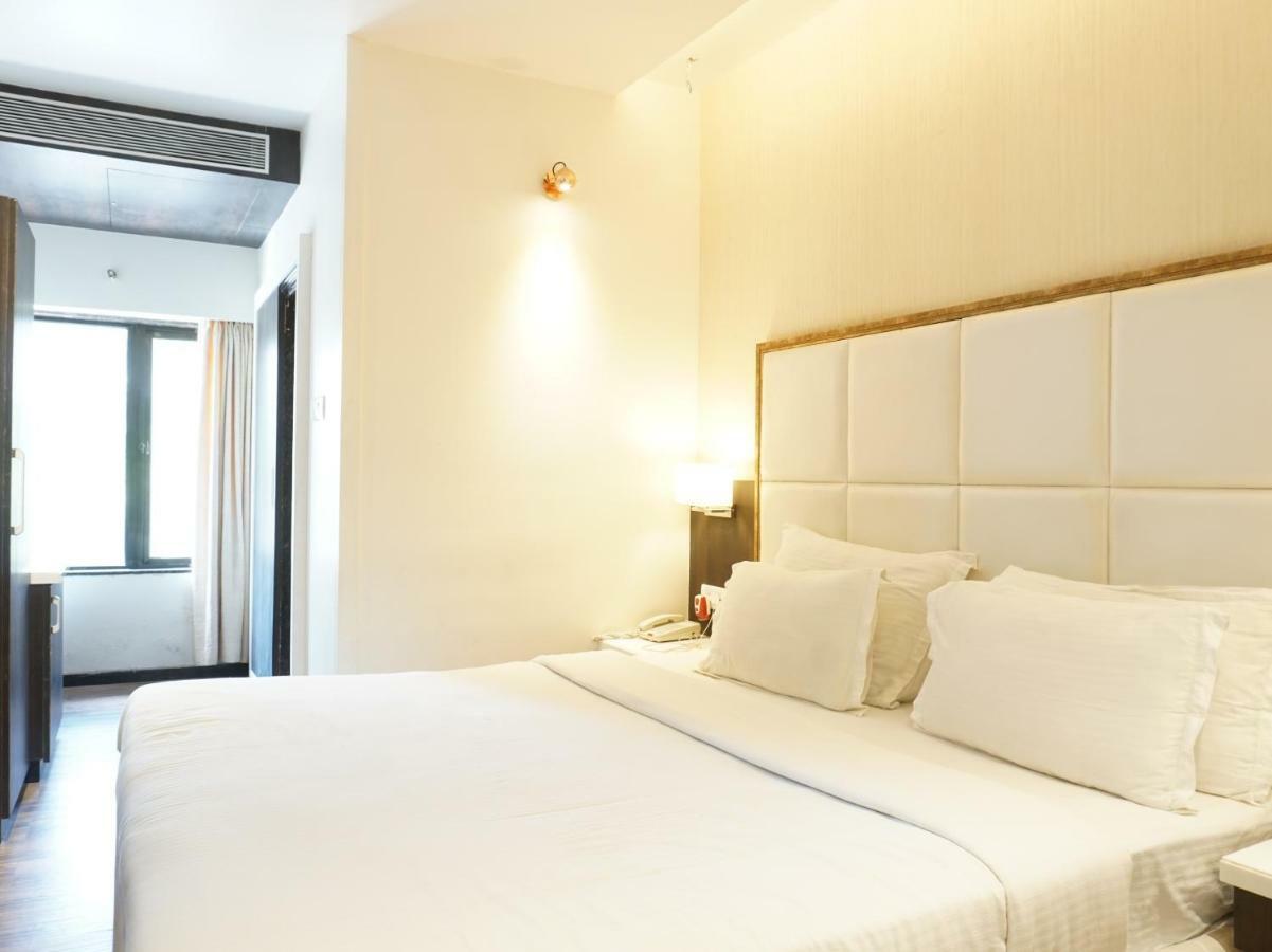 Palette Four Seasons Recreation Resort Jalgaon Extérieur photo