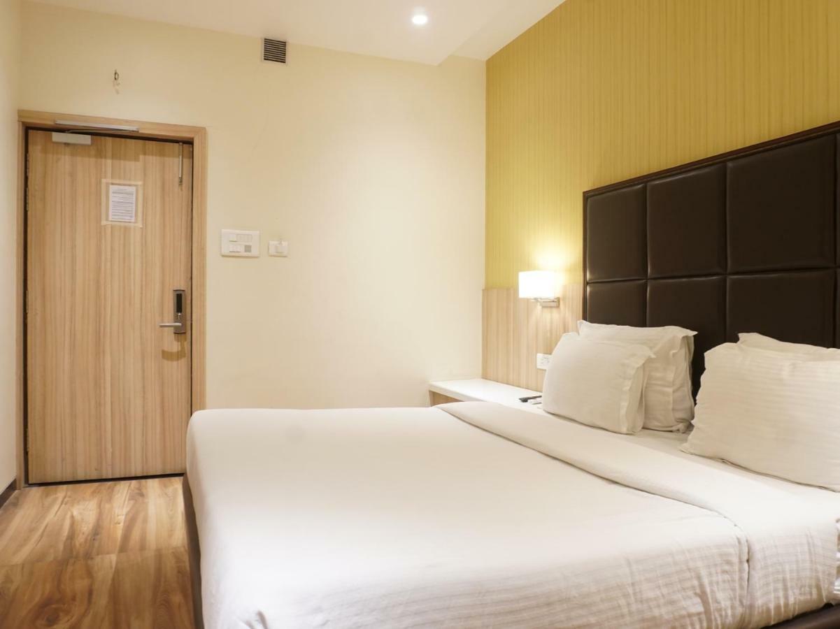 Palette Four Seasons Recreation Resort Jalgaon Extérieur photo