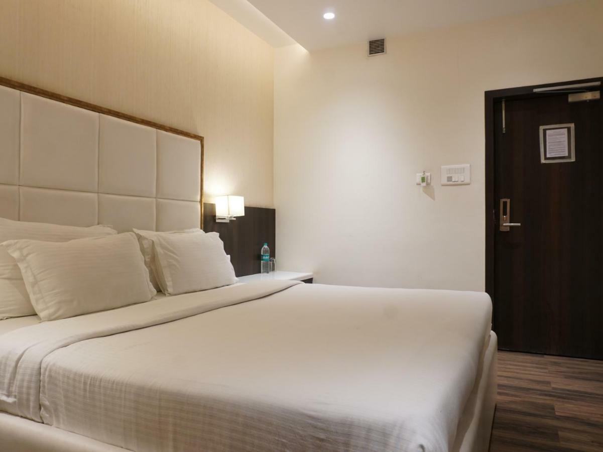 Palette Four Seasons Recreation Resort Jalgaon Extérieur photo