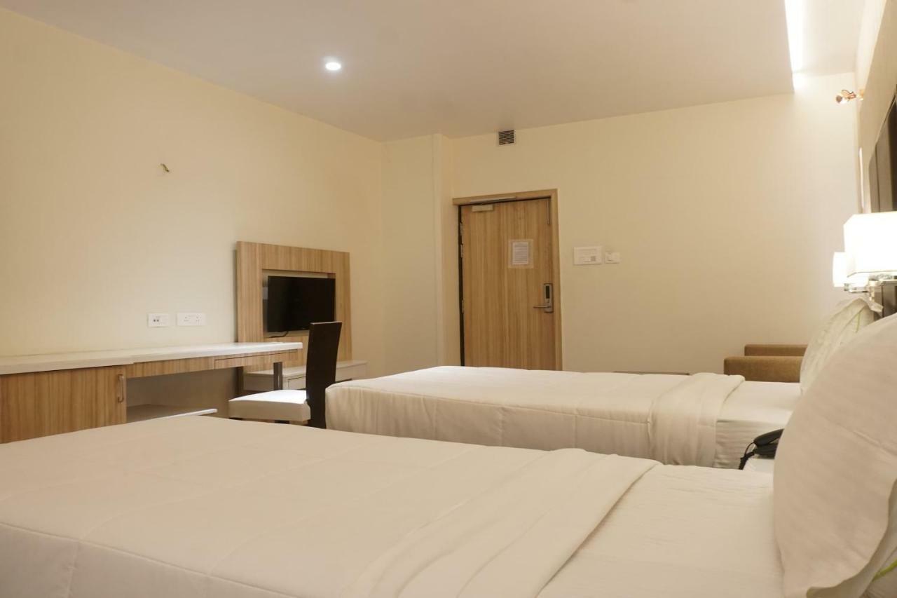 Palette Four Seasons Recreation Resort Jalgaon Extérieur photo